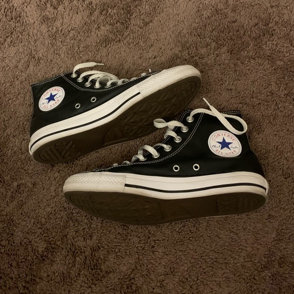 Converse Shoes - Hi top leather converse